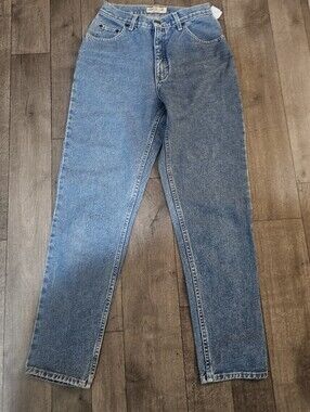 St. John Bay Authentic Classic Fit Jeans Size 8 Mom Jeans {J3}